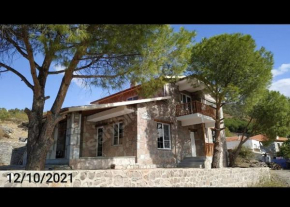 Dikili - kıroba çamlı konak taş villa